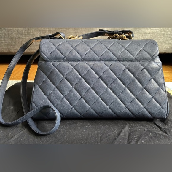 Chanel Trapezio Leather Handbag - Picture 4 of 10